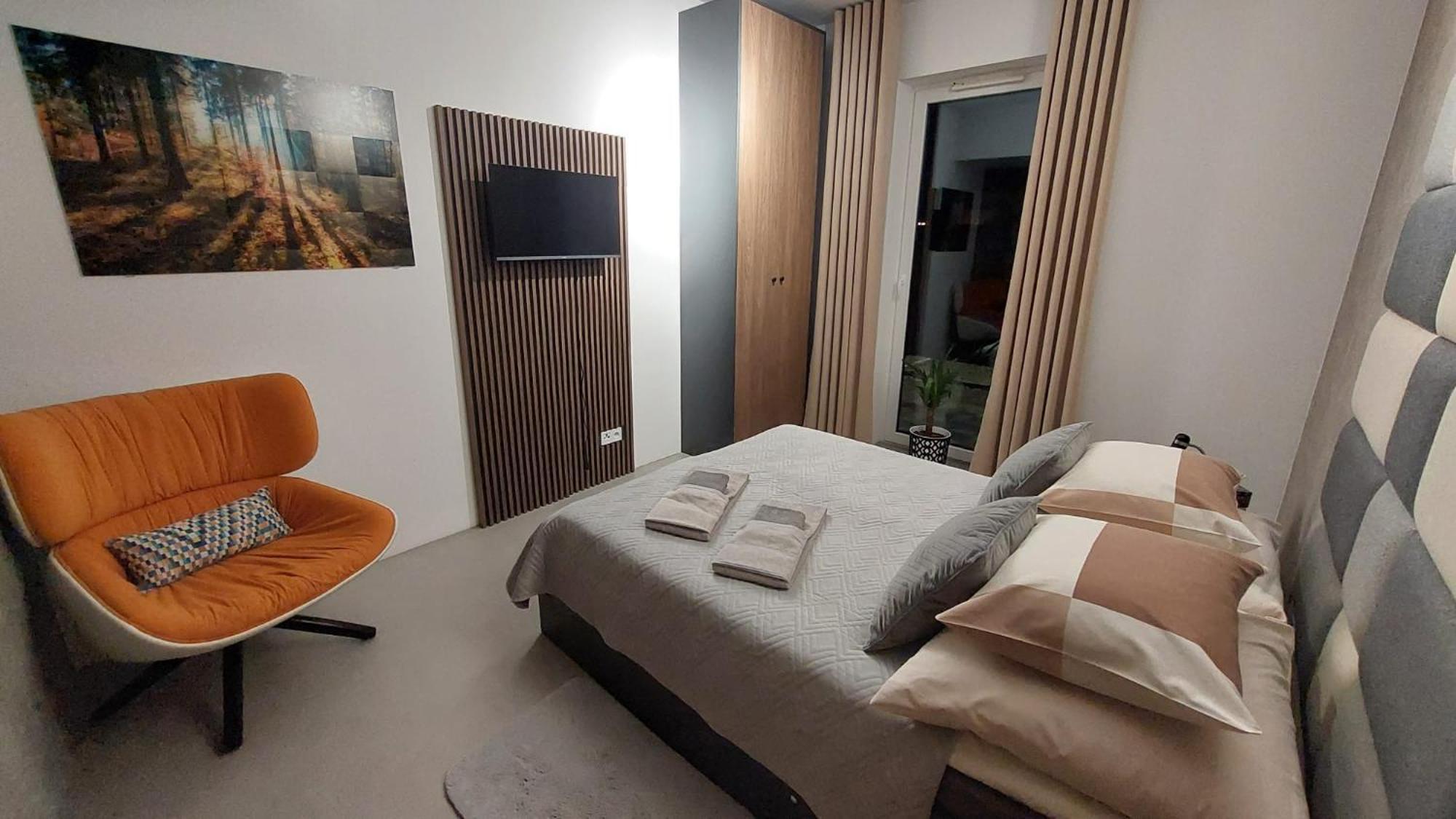 Apartment Premium Eleven